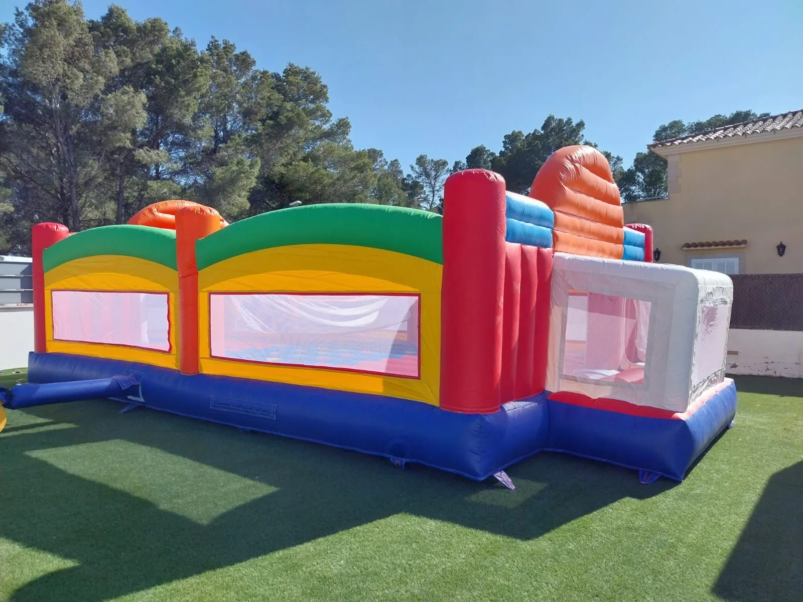 Alquiler de MULTIPISTA DEPORTE (FÚTBOL, BASKET, VOLEY)