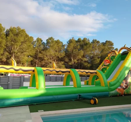 SELVAACUATICO alquiler de hinchables en Mallorca para fiestas