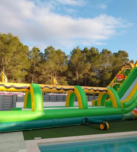 SELVAACUATICO alquiler de hinchables en Mallorca para fiestas
