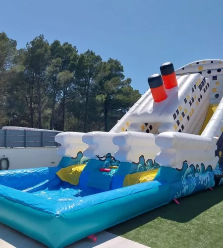 TITANICACUATICO alquiler de hinchables en Mallorca para fiestas