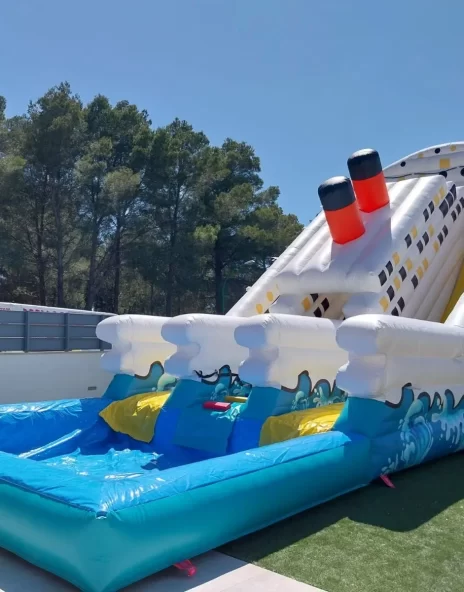 TITANICACUATICO alquiler de hinchables en Mallorca para fiestas
