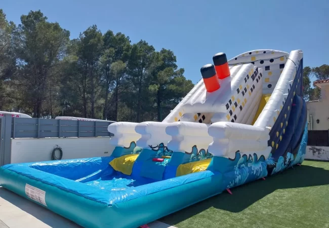TITANICACUATICO alquiler de hinchables en Mallorca para fiestas