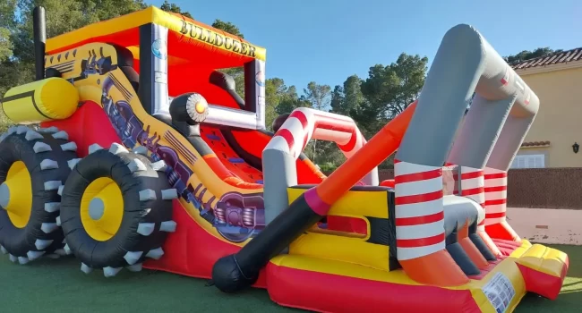 TRACTORBULLDOZER alquiler de hinchables en Mallorca para fiestas